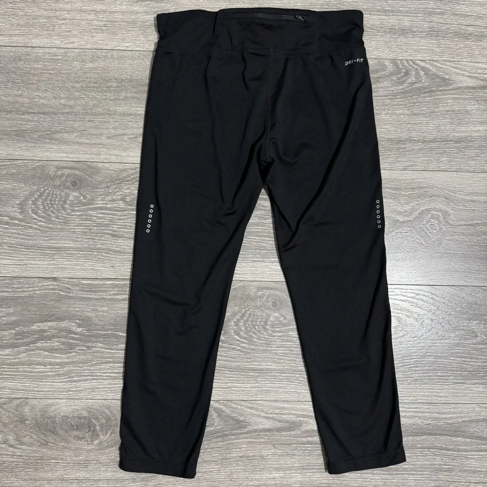Nike Dri Fit‎ Size Medium Cropped Stretchy Leggings Womens Athletic Drawnstring